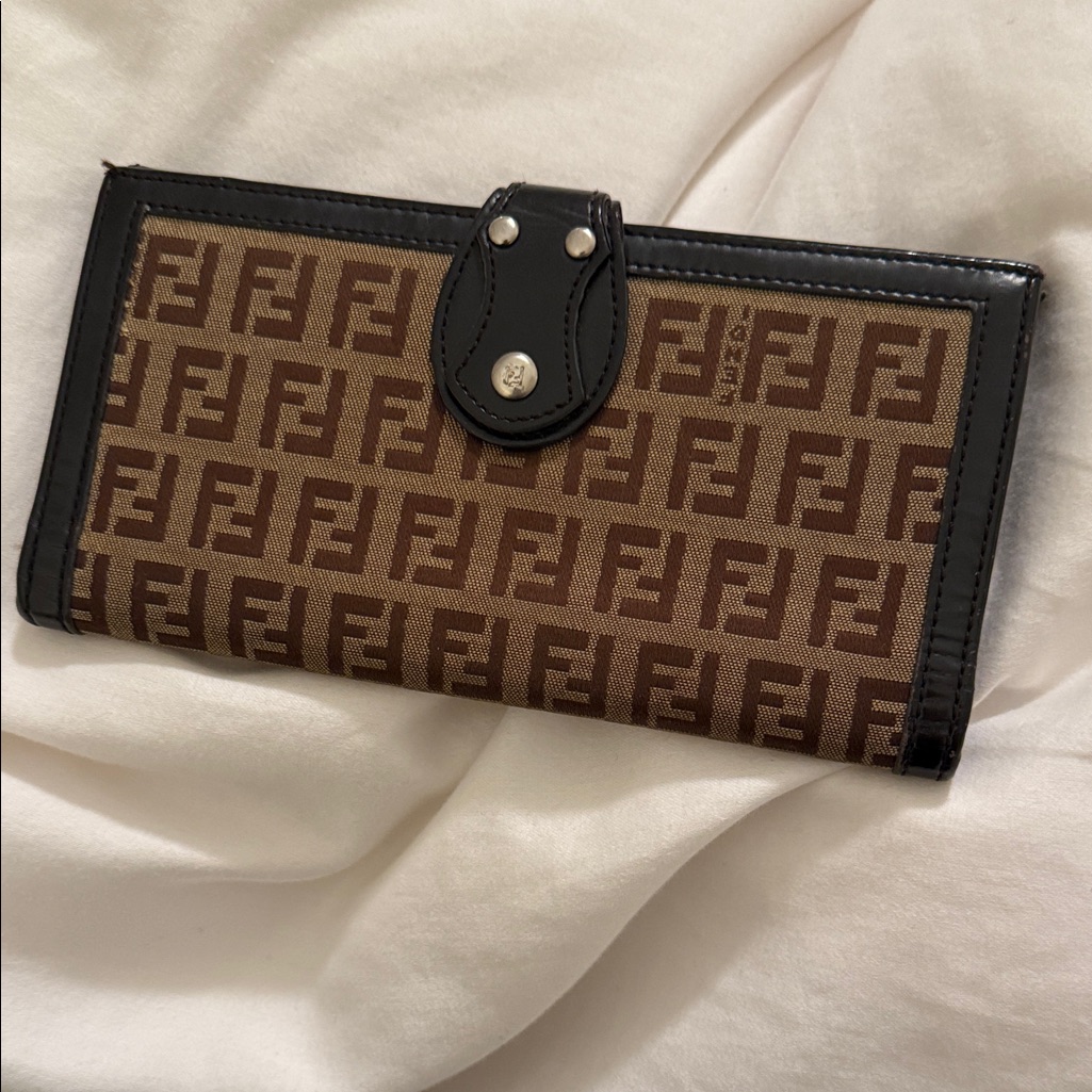 Fendi Monogram Brown And Black Wallet